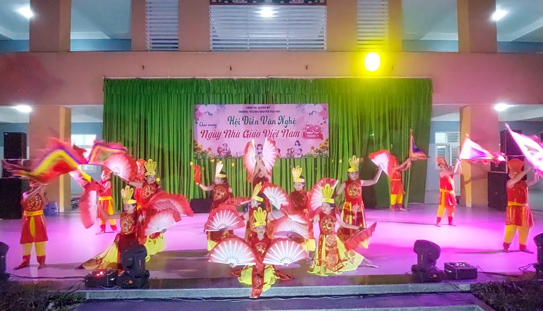 Hoạt động tháng 10