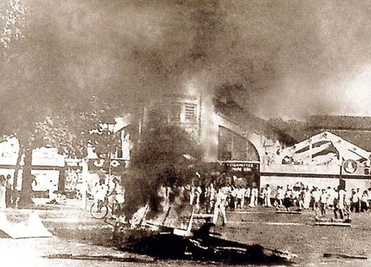 Chợ Bến Thành trong ngày đầu kháng chiến chống thực dân Pháp, ngày 23/9/1945.